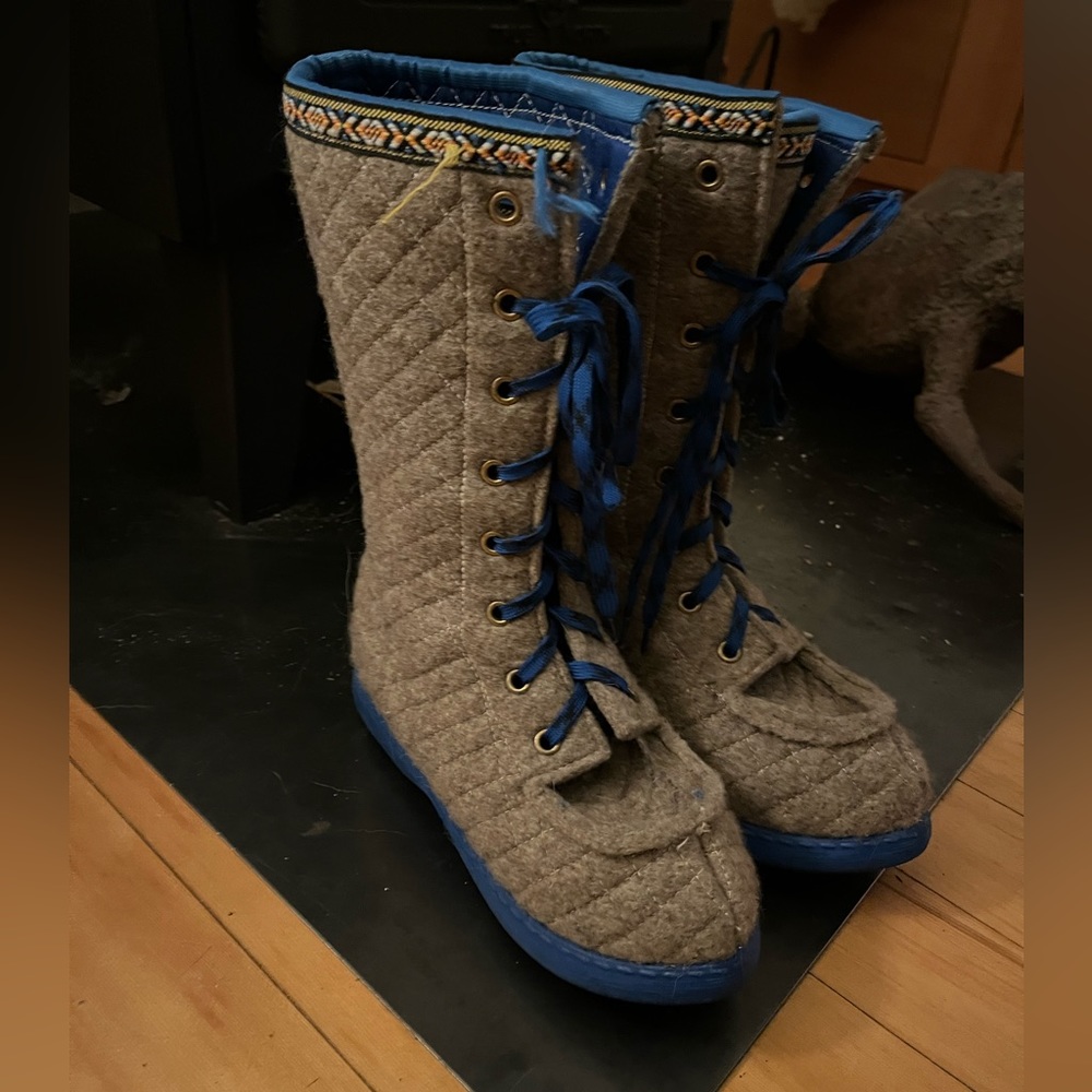 Tall size 40 Lobbens (approx. Women’s 8)